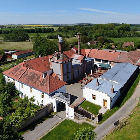 Pivovarsky Hotel Dalesice Exterior foto